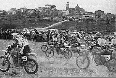 1979 c3B 1 a salida  1979 - 4º Trofeo Montesa - 3ª Prueba Grupo B - Circuito Les Forques (Constanti, Tarragona) 11 Marzo 1979 - Salida: Juli Vallmitjana #74 - Pere Vicens #76 - Alfonso Mañer #4 - Miguel Monfort #60 : trofeo montesa, 1979