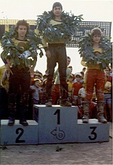juli-vallmitjana-podium-oct1975.jpg