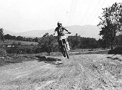 1976 kim 043  1976 Joaquim Suñol (14 años) Montesa Cappra 250 VB  Circuito de Les Franqueses (Barcelona) : joaquim suñol, 1975, les franqueses, circuito, montesa cappra 250 VB