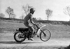 1976 kim 055  1976 Joaquim Suñol (Puch Minicross 50cc) en el Circuito de Motocross de Les Franqueses (Barcelona) : joaquim suñol, 1976, les franqueses, circuito, puch minicross, mc50