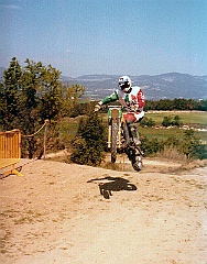 1980 01 kim 003  1980 Joaquim Suñol (Montesa Cappra VE 250) en el Circuito de Motocross de Les Franqueses (Barcelona) Estrenando la Cappra VE 250 : joaquim suñol, 1980, les franqueses, circuito, montesa cappra 250 VE