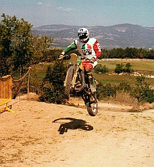 1980 01 kim 003a  1980 Joaquim Suñol (Montesa Cappra VE 250) en el Circuito de Motocross de Les Franqueses (Barcelona) Estrenando la Cappra VE 250 : joaquim suñol, 1980, les franqueses, circuito, montesa cappra 250 VE